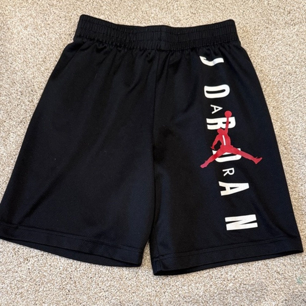 Jordan Boys Black Athletic Shorts Red Jumpman Logo Size 8-10